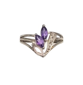 A Amethyst Sterling Silver Cocktail Ring Size 7.5 2.5 G