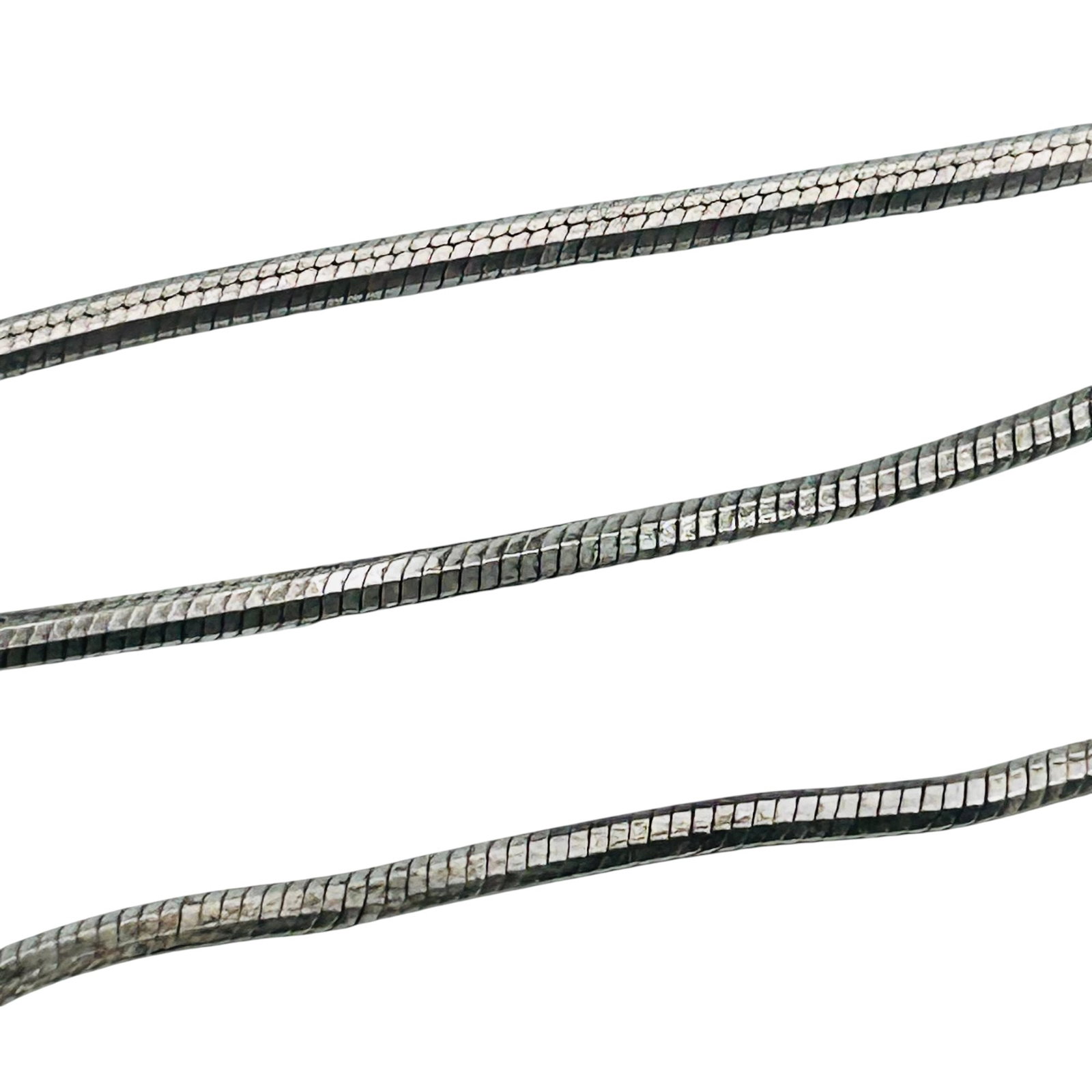 Italy Round Snake Chain Necklace 6.3g: Italy round snake chain necklace 6.3g