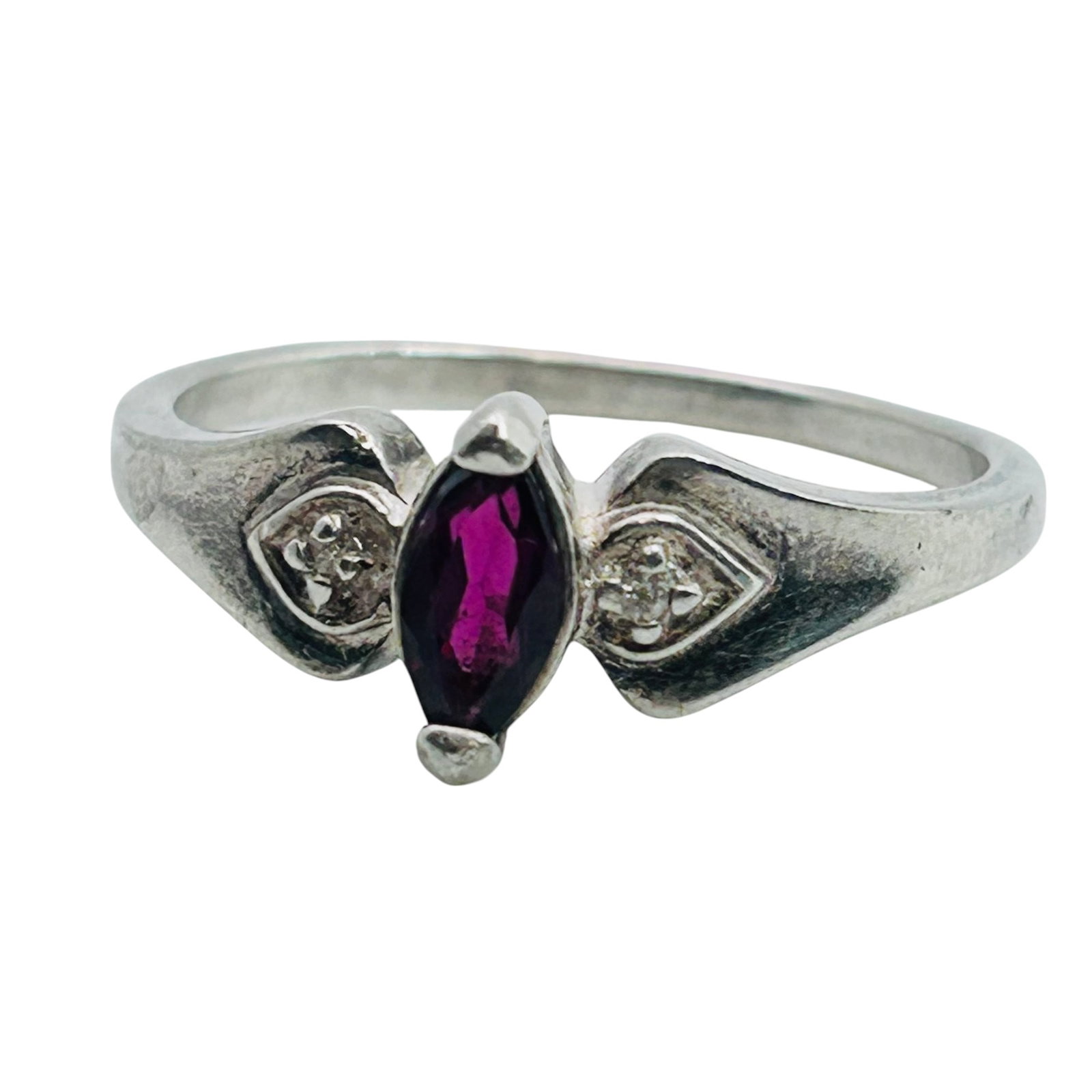 Garnet Sterling Ring Size 10, 3.95 G: Garnet Sterling ring size 10 3.95 g