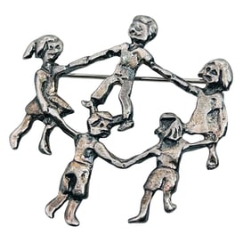 Mexico, Sterling Children Holding Hands Brooch, 7.74 G
