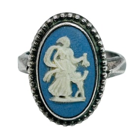 JW Wedgewood Cameo Sterling Statement Ring Size 5.5, 4.15 G