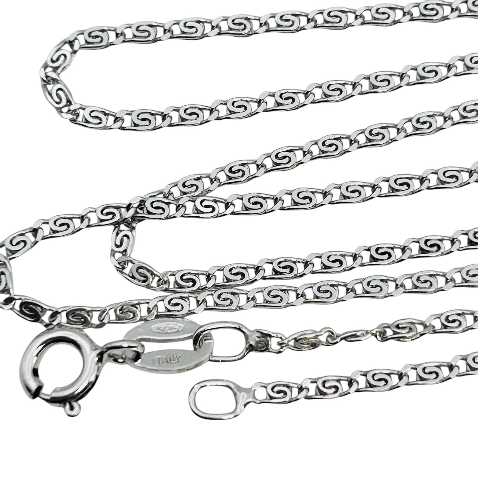 Italy, Sterling Figaro Link Chain Necklace 4.21 G: Italy Sterling Figaro link chain necklace 4.21 g