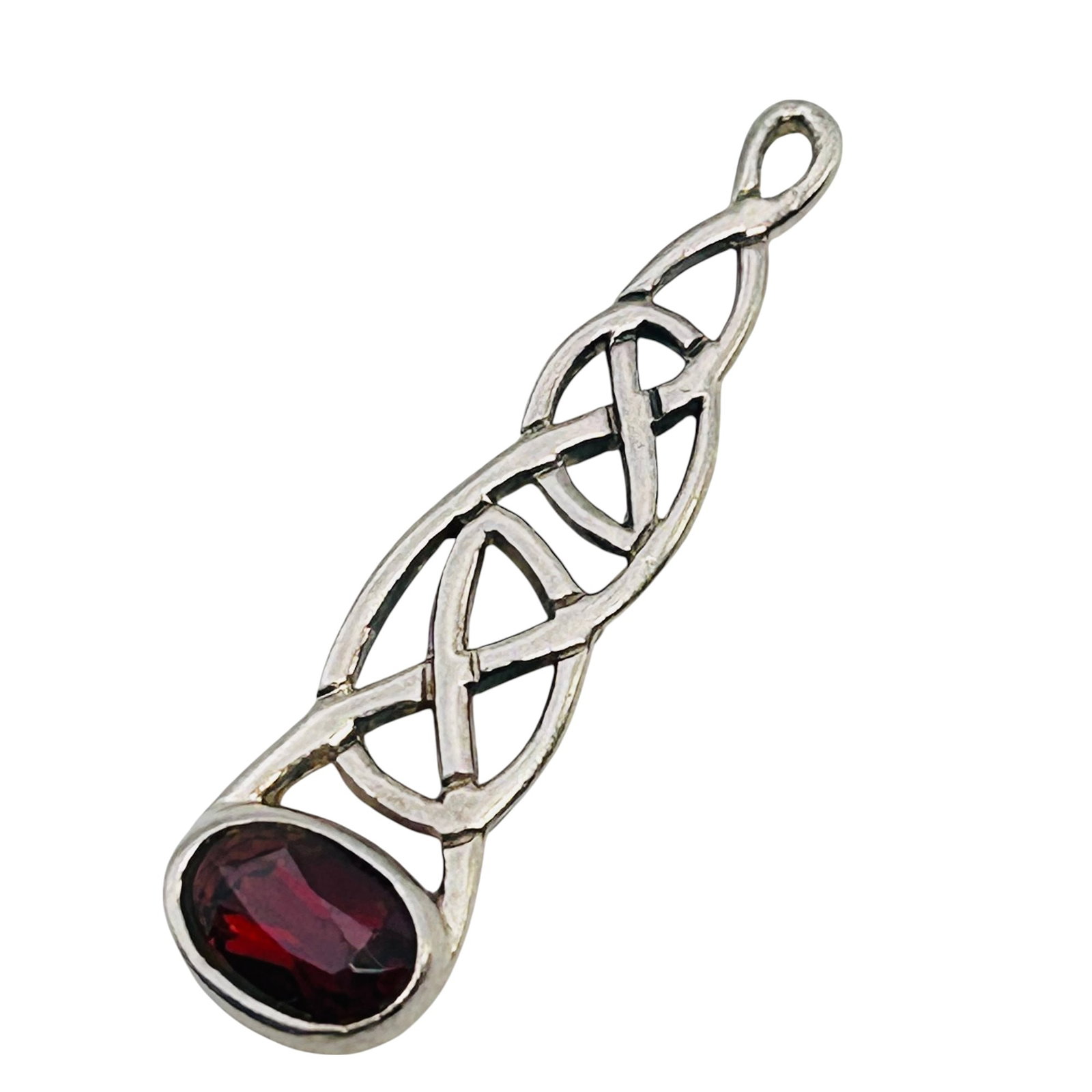 Garnet Sterling Pendant 1.25 G: Garnet Sterling pendant 1.25 g