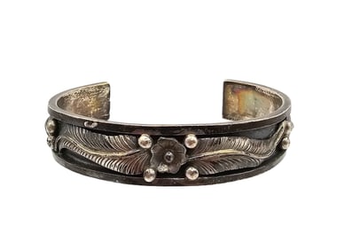 Navajo Sterling Silver Floral Leaf Design Cuff Bracelet 25.5 G