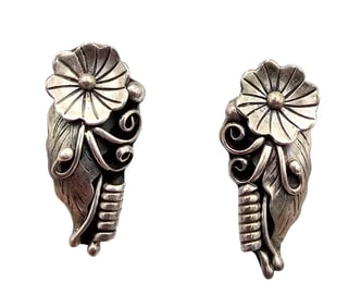 Benjamin James Navajo Sterling Silver Floral Earrings 6.3 G