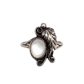 Signed L? Native Mother Of Pearl Sterling Silver Ring Size 5.5 1.8 G