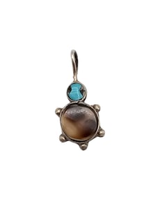 Native Turquoise Shell Sterling Silver Turtle Pendant 0.8 G