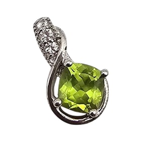 CO Peridot Sterling Silver Pendant 1.4 G