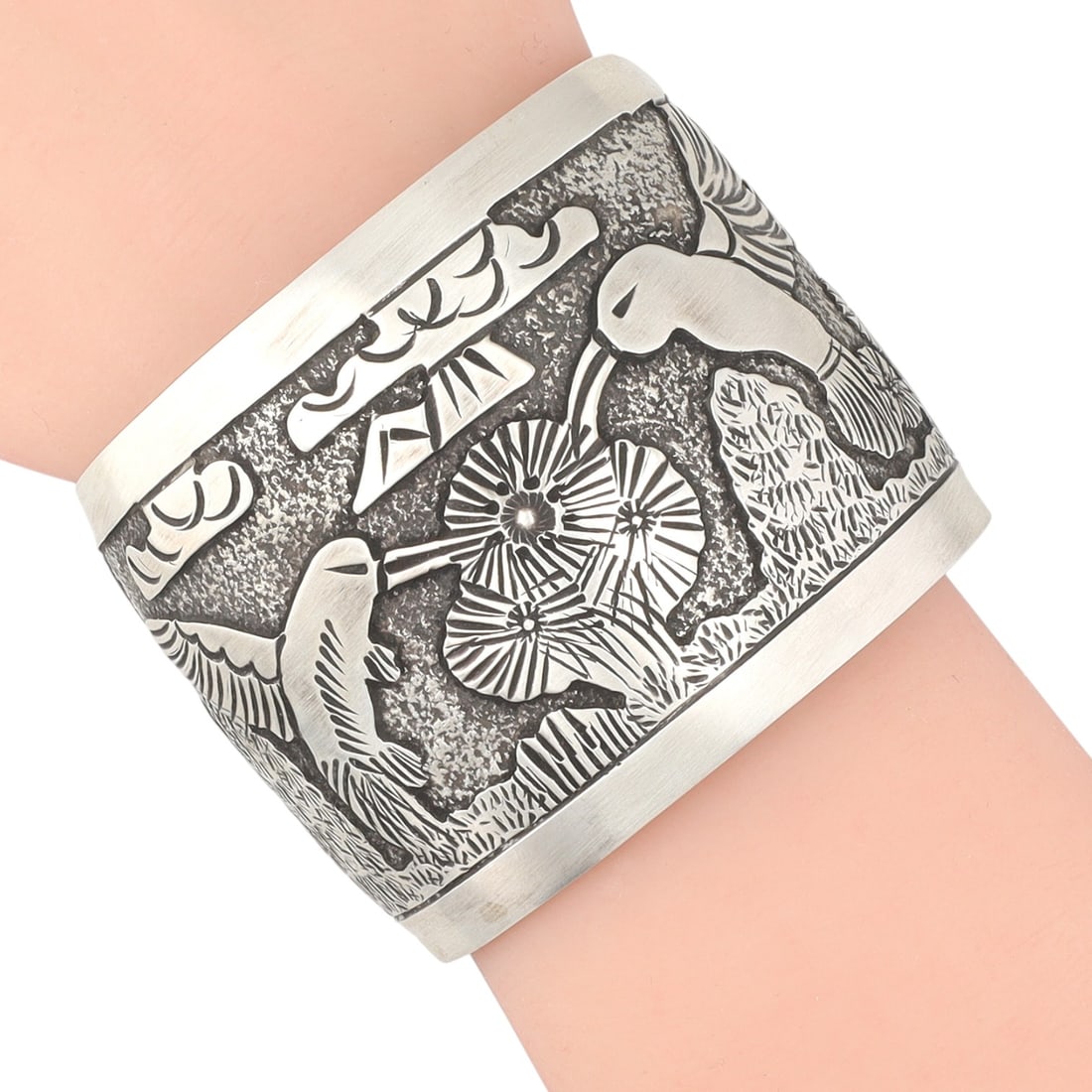 Elaine Becenti Navajo Plain Silver Storyteller Bracelet (1 of 8)