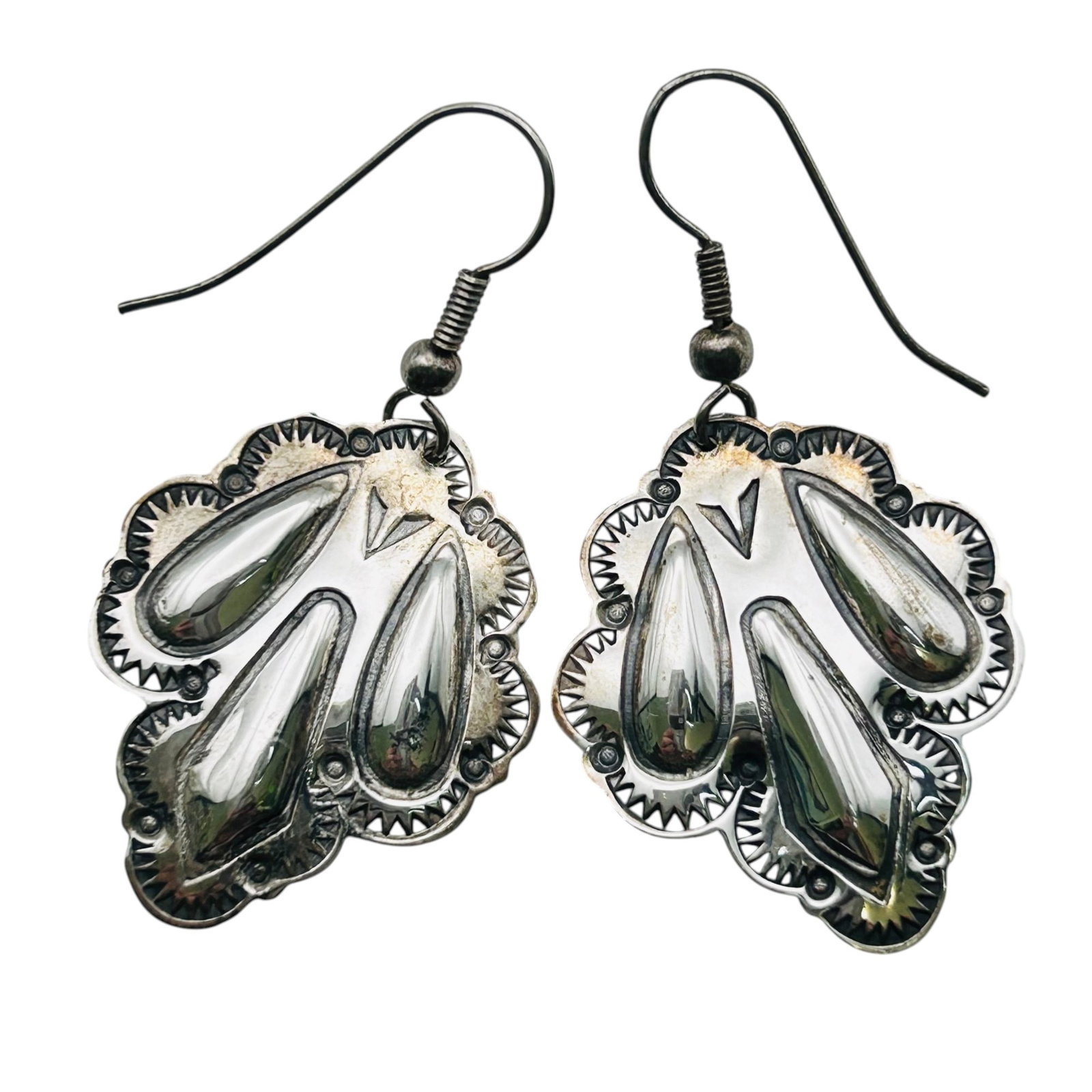 Navajo Etched Sterling Earrings 5.72 G: Navajo etched Sterling earrings 5.72 g