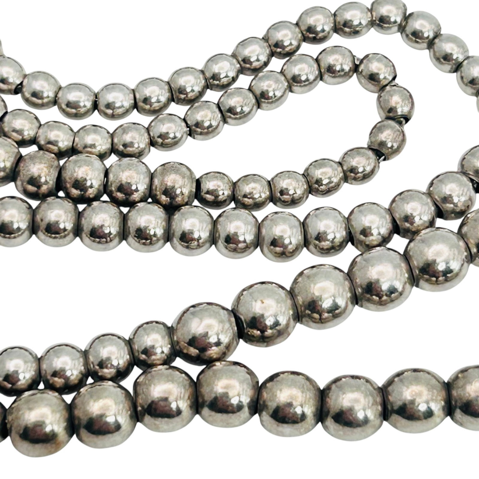 Italy Sterling Graduated Bead And Box Chain Necklace 16.28 G: Italy Sterling graduated bead and box chain necklace 16.28 g