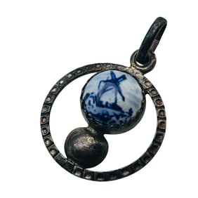 DELPH Sterling Pendant 1.09g