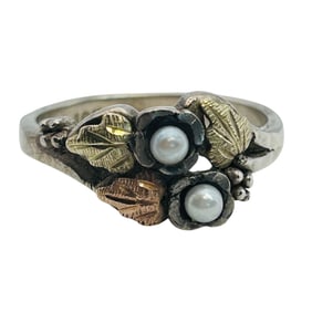 Black Hills Gold  10k, Gold Sterling Pearl Ring Size 6, 3.4 G