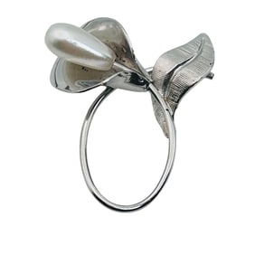BEAU Pearl, Sterling Flower Pendant .96 G