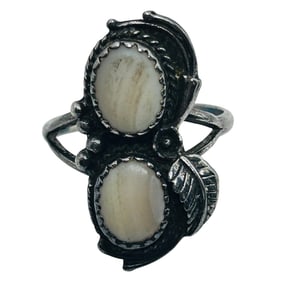 Navajo Sterling White Stone Ring Size 5.5, 3.85 G