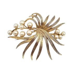 Lisner Vintage Faux Pearl Brushed Gold Tone Leaf Brooch