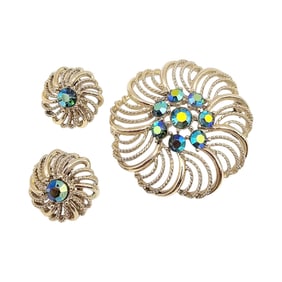 Lisner Vintage Green Aurora Borealis Gold Tone Flower Brooch Earrings Set