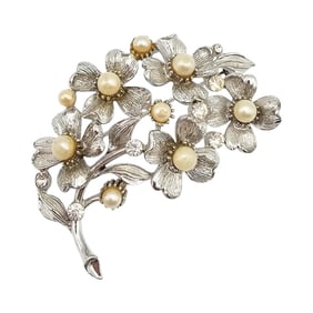 Lisner Vintage Faux Pearl Textured Silver Tone Flower Bouquet Brooch