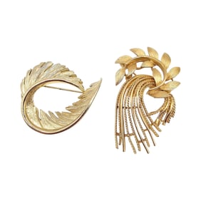 Lisner Vintage Lot 2 Gold Tone Brooches