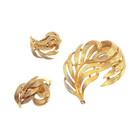 Lisner Vintage Gold Tone Curled Leaf Brooch Earrings