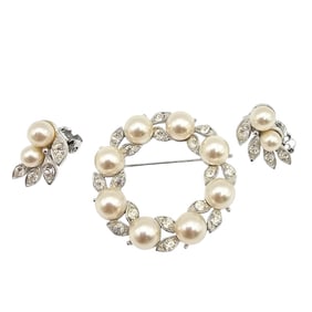 Lisner Vintage Faux Pearl Rhinestone Silver Tone Wreath Brooch Earrings Set