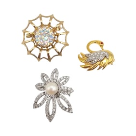 Lot 3 Rhinestone Brooches