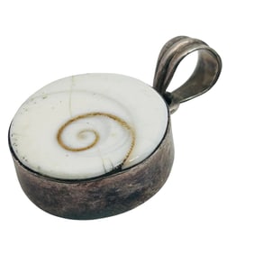 Shiva Shell Sterling Pendant 5.47 G