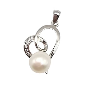 CP Sterling Silver Diamond and Pearl Pendant 1.4 G