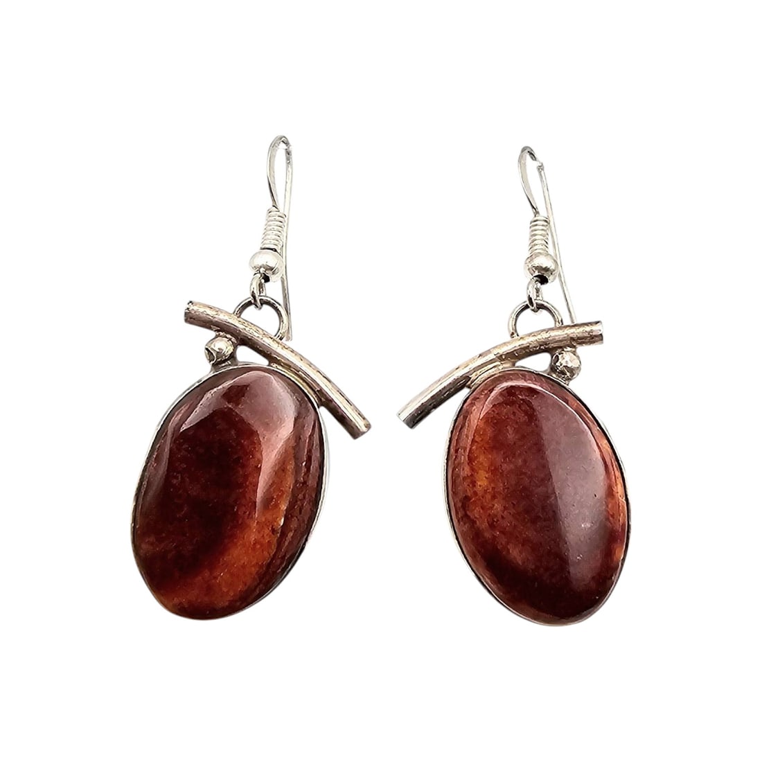 Scott Skeets Navajo Sterling Spiny Oyster Earrings: Navajo handmade earrings by Scott Skeets, crafted in sterling silver and featuring vibrant spiny oyster cabochons. These earrings are marked ‘Sterling’ on the reverse side and weigh approximately 