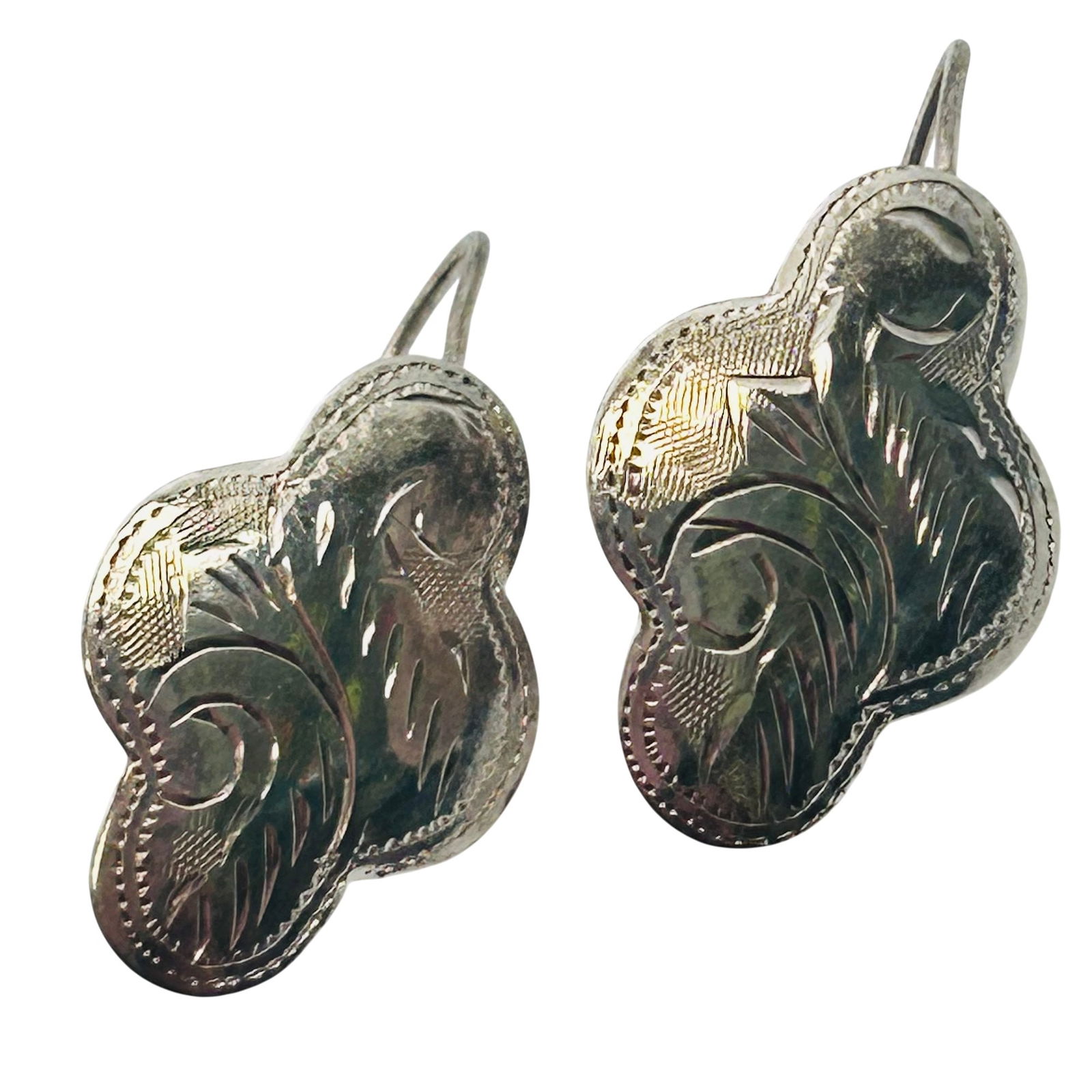 Navajo Sterling Hook Earrings 1.28 G (1 of 5)