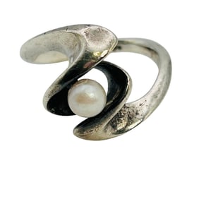 Pearl Sterling Twisted Ring Size 6, 3.6 G