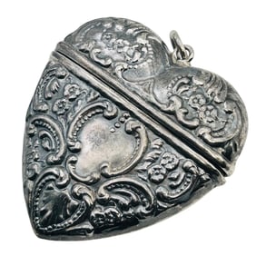 Vintage Sterling Opening Heart Box Pendant Intricate Scroll Work 15 G