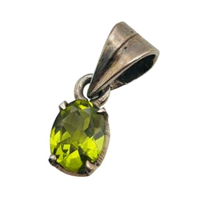 SK PERIDOT Sterling Pendant 1.63 G