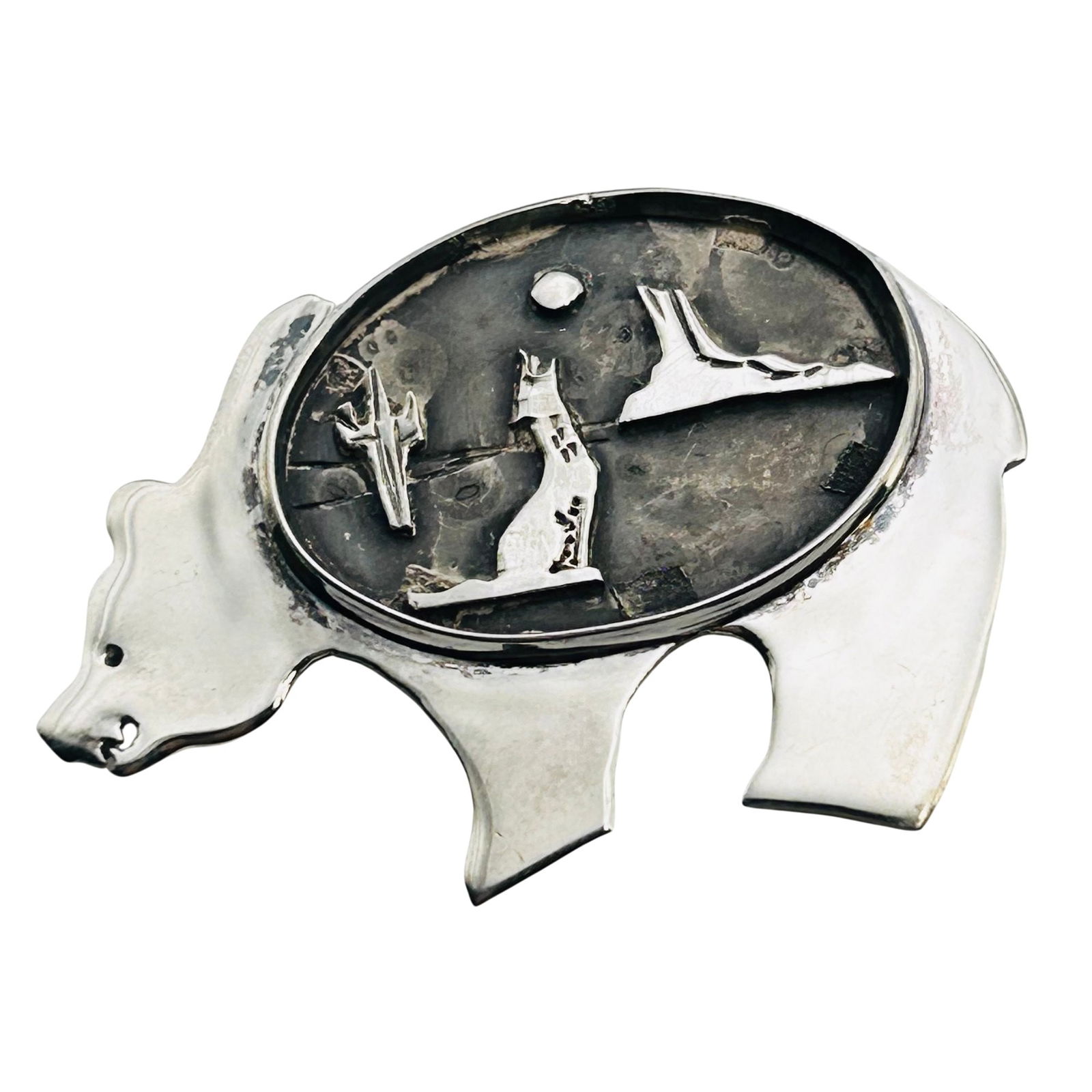 Native Sterling Bear Story Telling Pin 5.96 G: Native Sterling bear story telling pin 5.96 g