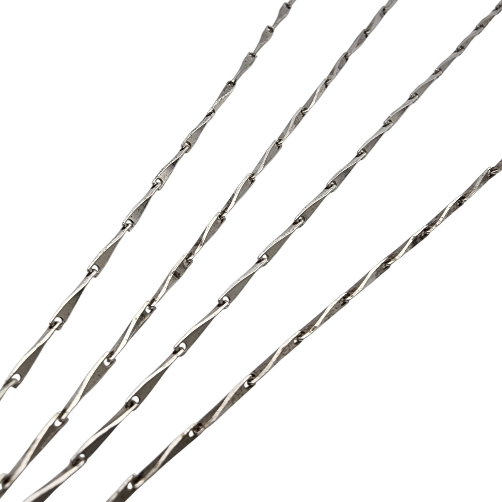 Sterling Silver Link Chain Necklace: Sterling Silver Link Chain Necklace, 1.9g, approx 18"