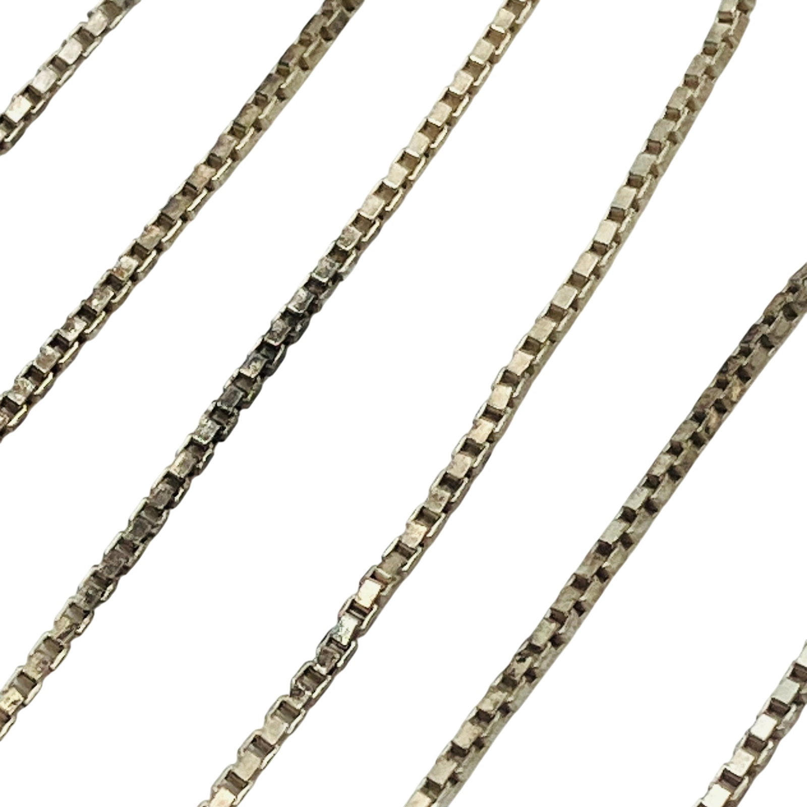 Italy Sterling Box Chain Necklace, 2.48 G: Italy Sterling box chain necklace 2.48 g
