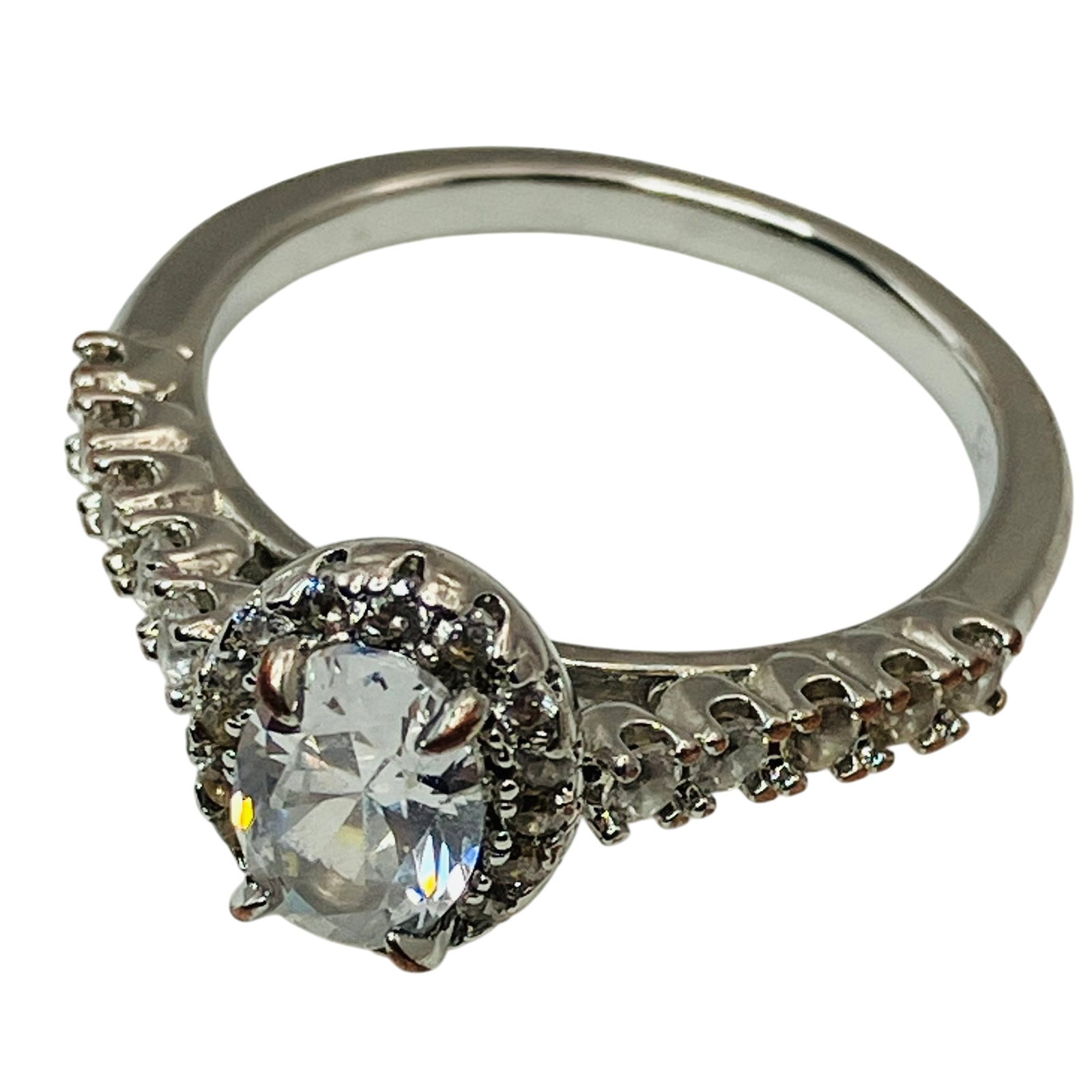 CUBIC ZIRCONIA Sterling Oval Stone Halo Band Ring, Size 6, 2.59 G: CUBIC ZIRCONIA sterling oval stone Halo band ring size 6 2.59 g