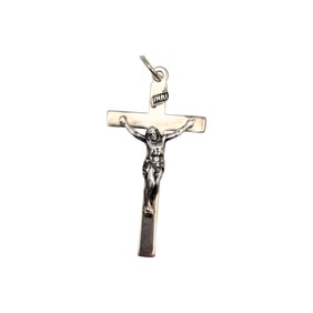 Sterling Crucifix Pendant with Jesus Figure 4.34g