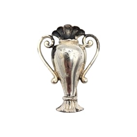 Sterling Trophy-Shaped Brooch Pin with Scroll Handles 11.86g