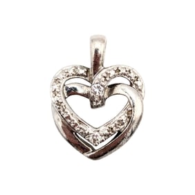 Sterling CZ enterlocking Hearts Pendant 2.22g