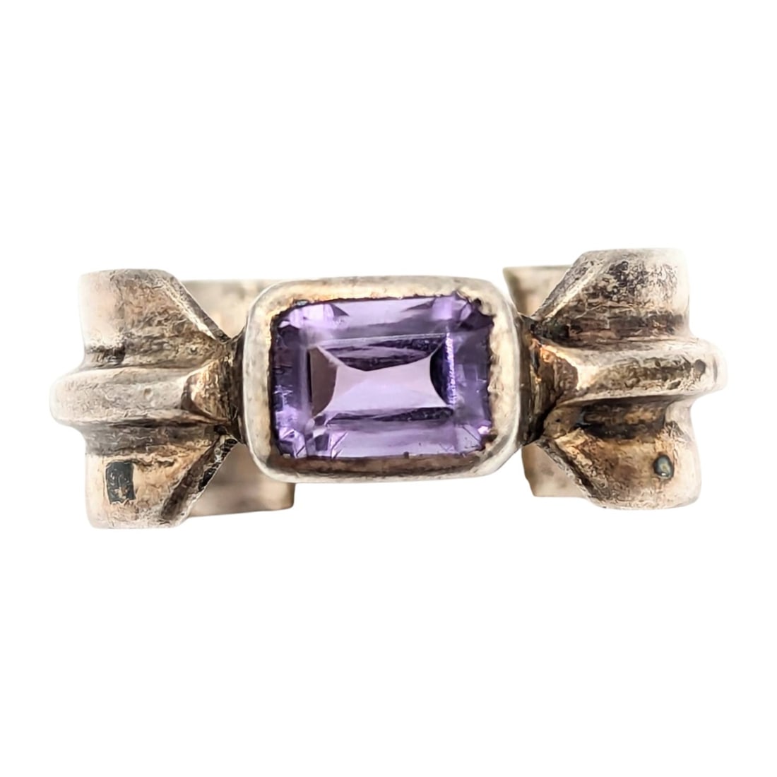 Sterling Amethyst Ring in Size 6.75, 5.70g: Sterling Amethyst Ring in Size 6.75, 5.70g
