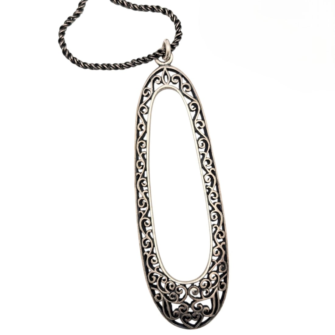 Sterling Rope Chain Necklace with Oval Pendant 11.14g: Sterling Rope Chain Necklace with Oval Pendant 11.14g