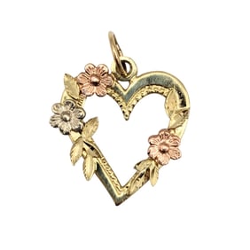 14K Italian Gold Heart Pendant with Tri-Tone Floral Accents 1.3g