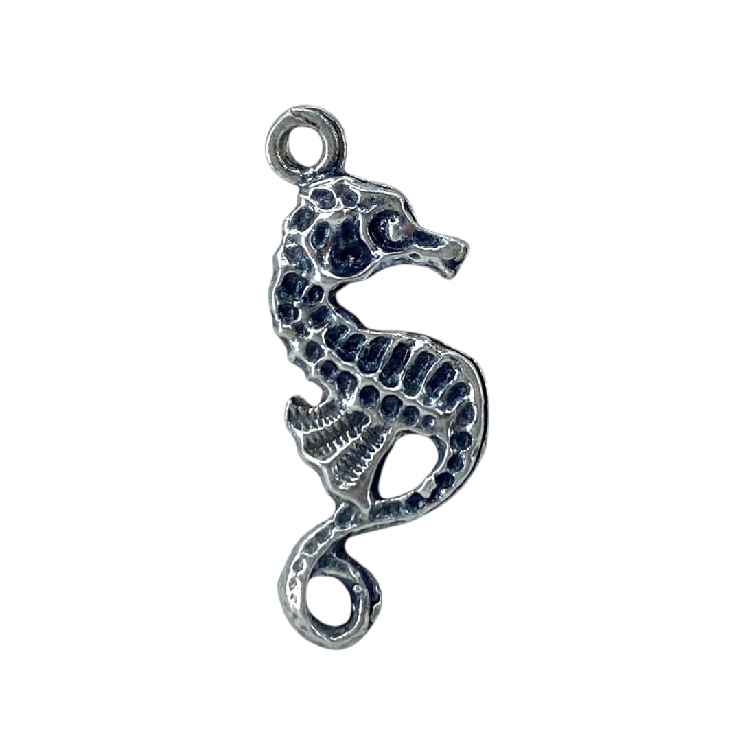 Textured Seahorse Sterling Silver Charm, 1.64g: Textured Seahorse Sterling Silver Charm, 1.64g