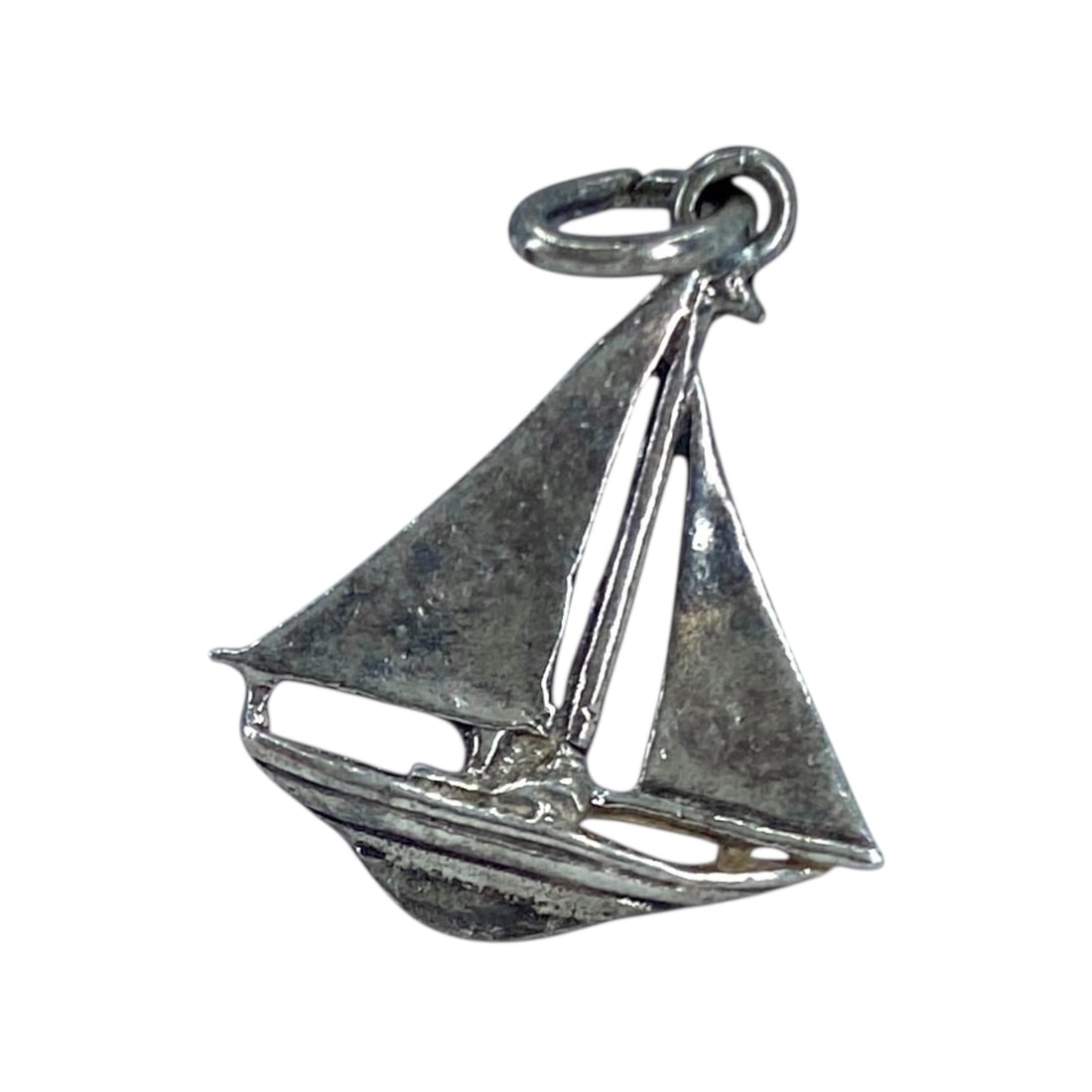 Vintage Sailboat Sterling Silver Charm, 1.02g: Vintage Sailboat Sterling Silver Charm, 1.02g