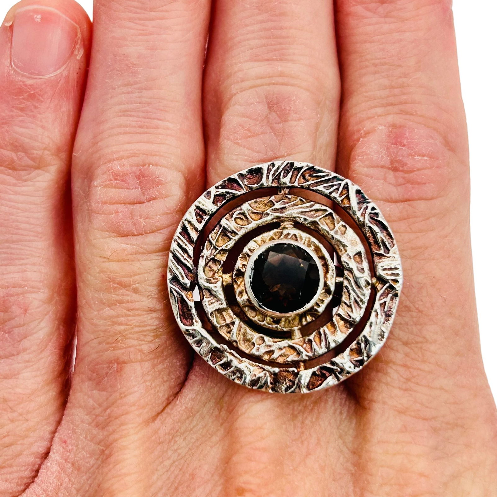 VV Sterling Smoky Quartz Swirl Ring Size 8: VV SMOKY QUARTZ sterling swirl ring. Size 8. 10.34 g.