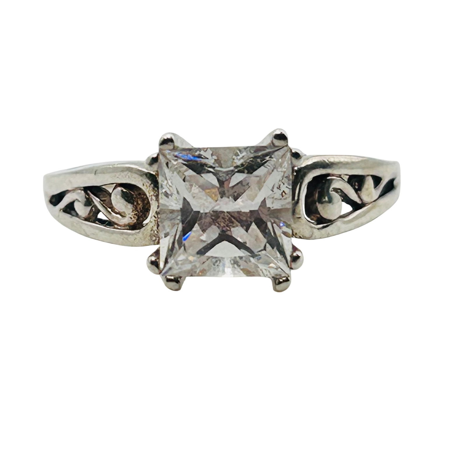 DQ Sterling Cubic Zirconia Ring Size 8: DQ cubic Zirconia sterling ring. Size 8. 2.91 g.