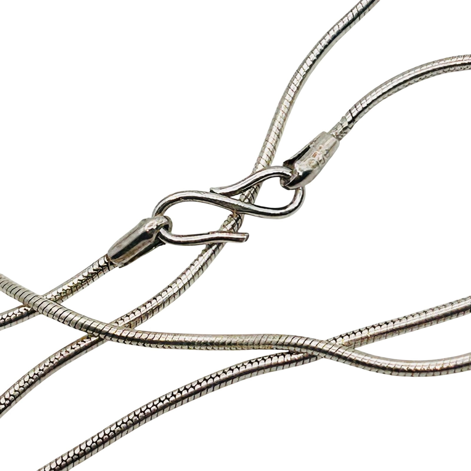 Sterling Round Snake Hook Clasp Chain Necklace: Sterling round snake hook clasp chain necklace. 5.80g. 18in