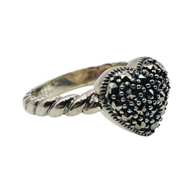 Sterling Marcasite Heart Twist Band Ring Size 5.5