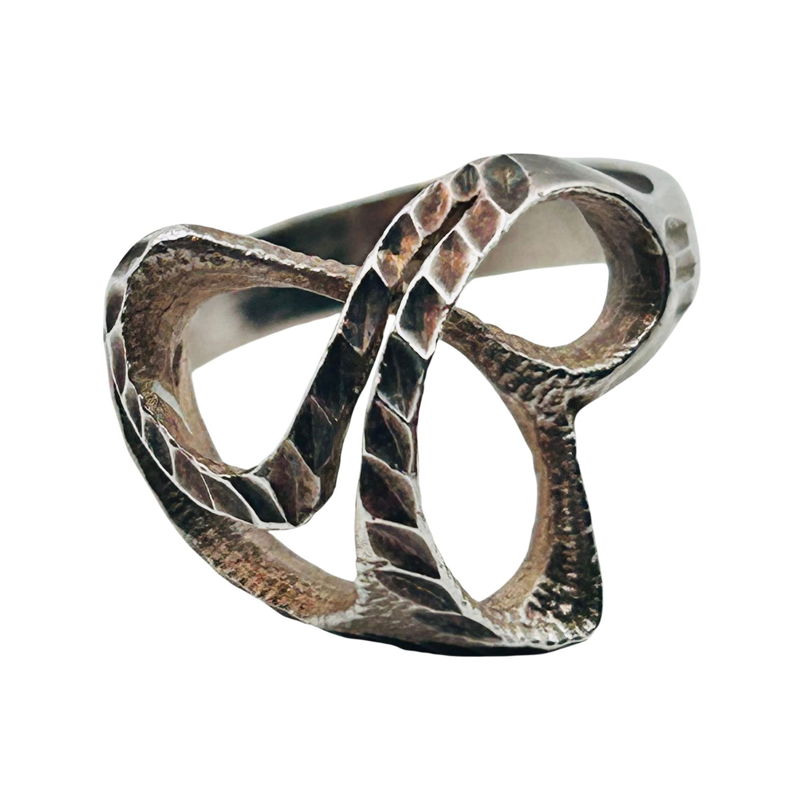 ND Sterling Textured Ring Size 9: ND Sterling textured ring. Size 9. 516g